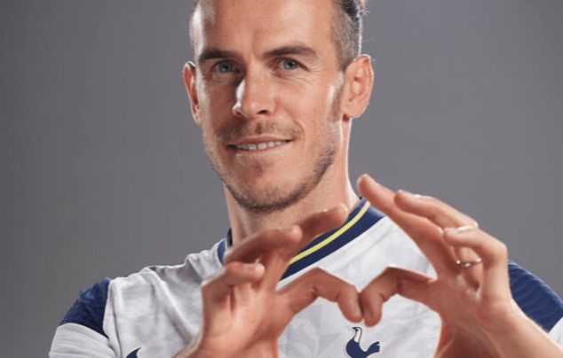 Photo: Gareth Bale is now officially a Tottenham Hotspur player again
