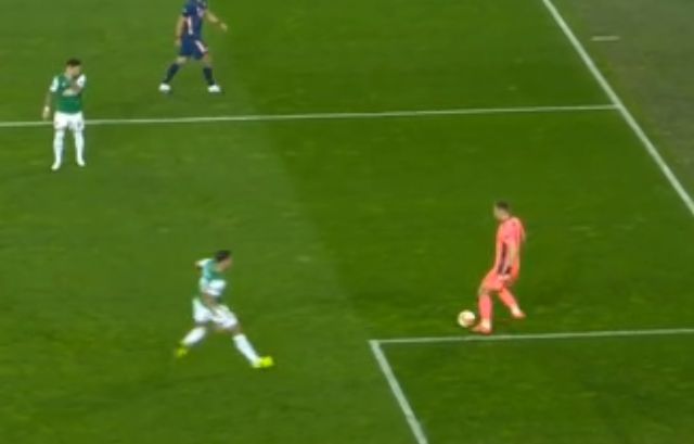 Video: Dreadful mistake from Bernd Leno gifts Rapid Vienna the lead over Arsenal