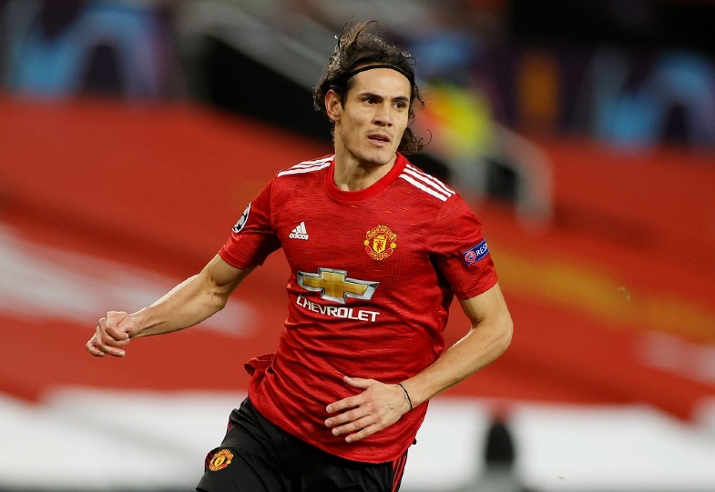 cavani in action for mufc