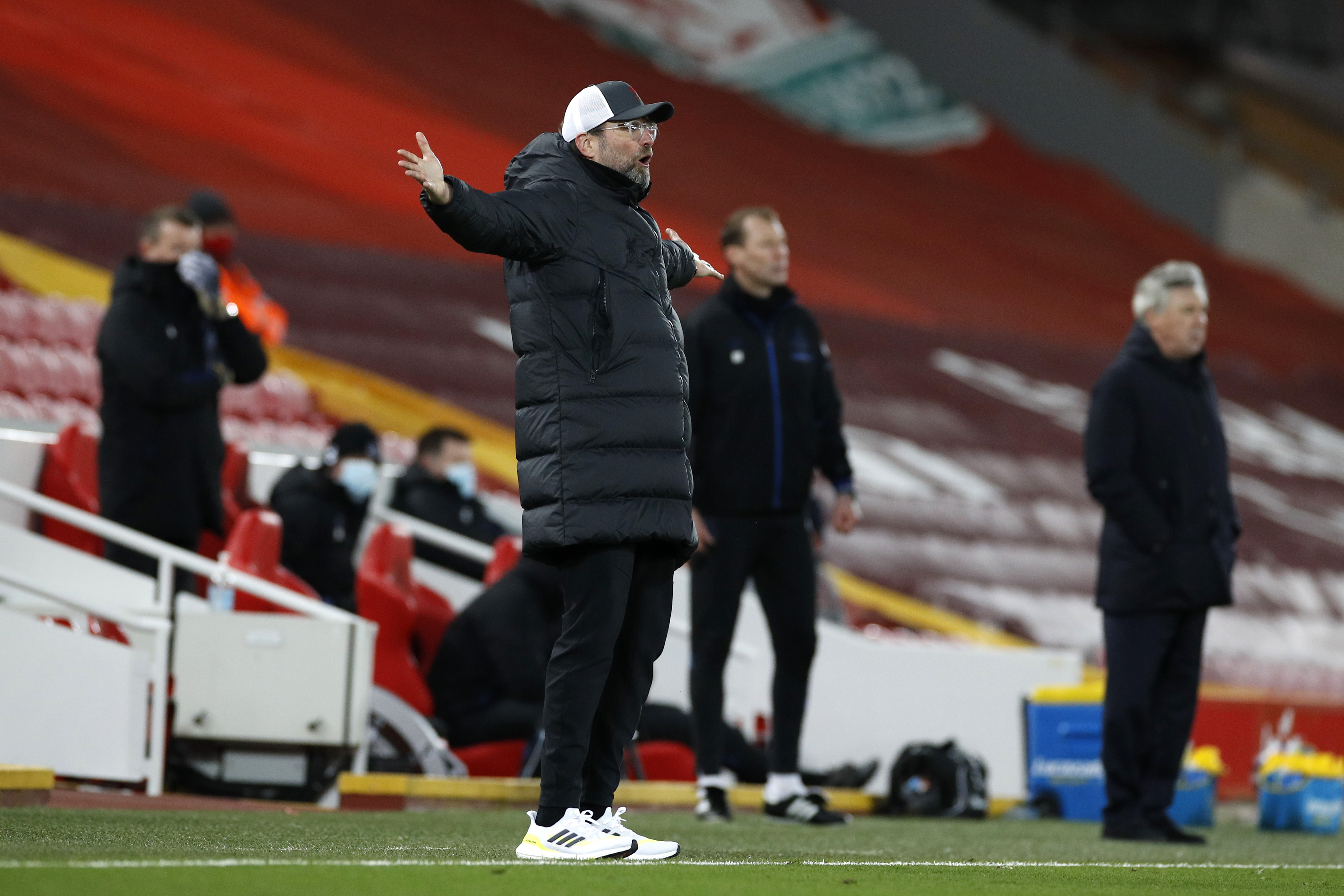 Everton star hit Liverpool boss Jurgen Klopp with pure facts in argument involving assistant Duncan Ferguson on the touchline