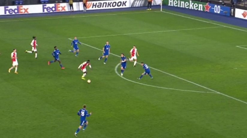 Video: Arsenal target Sima seals Slavia win over Leicester City with a great strike from distance