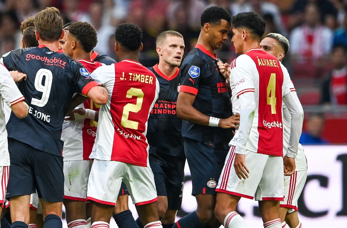 Manchester United remain interested in Dutch star ahead of summer move