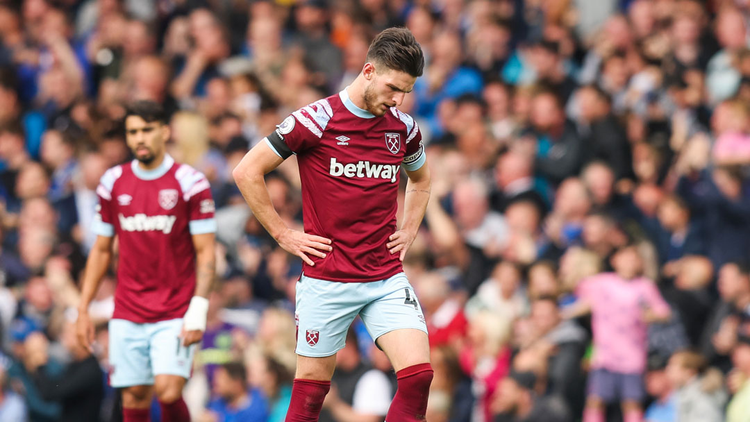 Declan Rice spotted fuming at his own teammate during Everton game