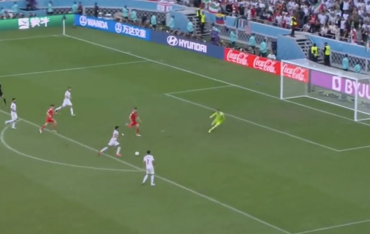 (Video) Ramin Rezaeian seals 2-0 win for Iran as Wales on brink of World Cup exit