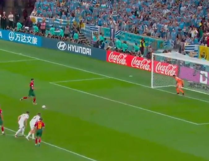 (Video) Manchester United midfielder Bruno Fernandes slots home penalty to secure Portugal win