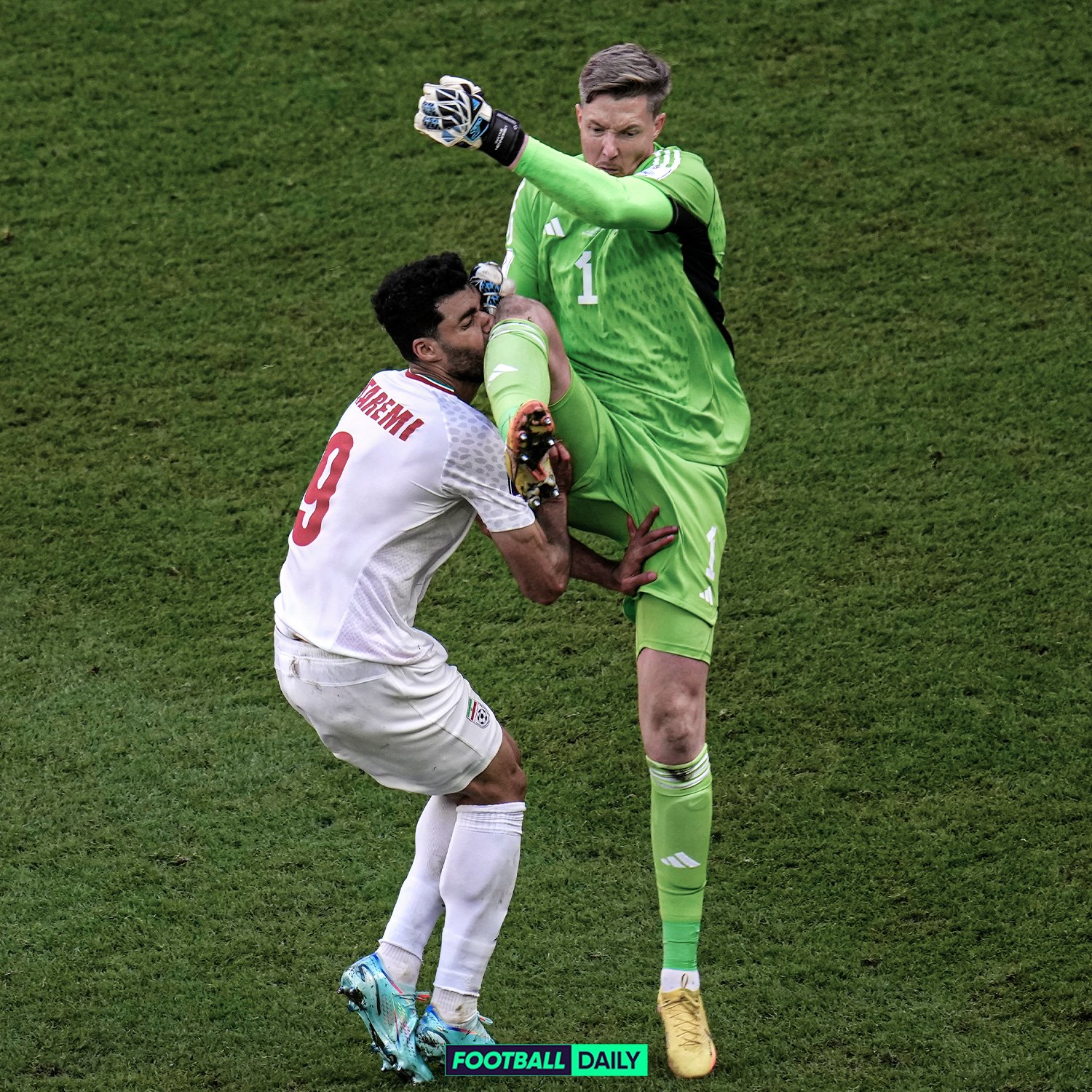 (Video) Wayne Hennessey sent off in World Cup after head-high karate kick