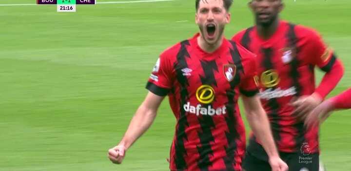 Video: Matias Vina curls in an equaliser following some beautiful football from Bournemouth CaughtOffside