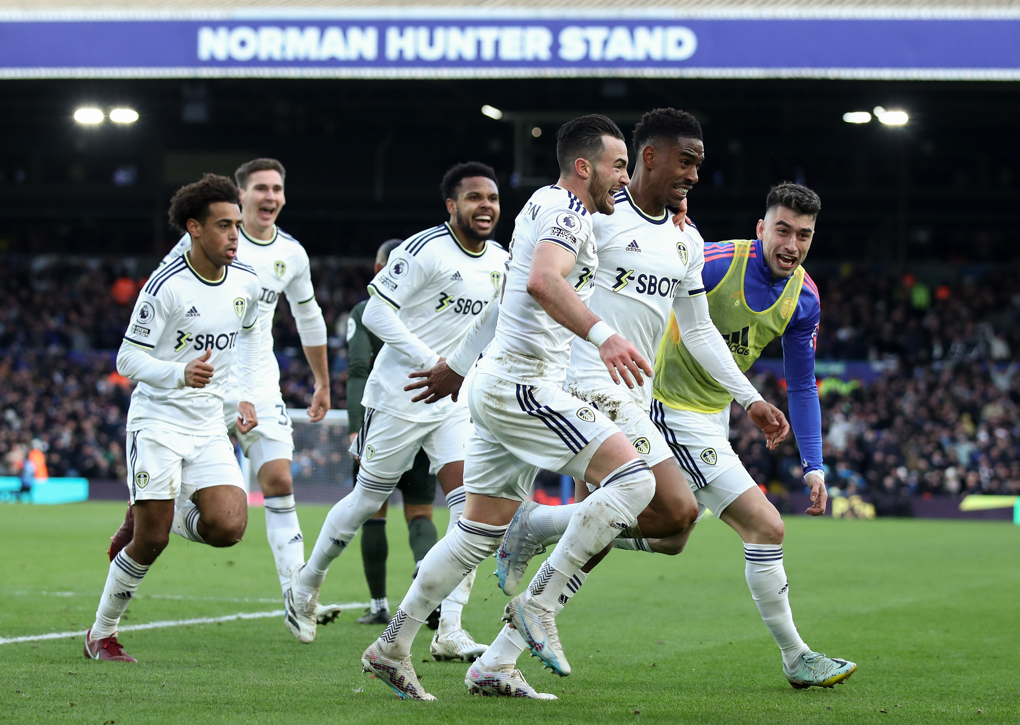 Experienced Leeds United star could now stay at the club beyond this summer CaughtOffside